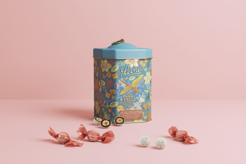 LEONE LATTA OTTAGONALE CRI CRI AL LATTE E FONDENTE CON CUORE DI NOCCIOLA INTERA